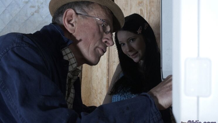 [Oldje] - Kattie Gold Sucks Big Cock and Swallows Cum in Fixing It - Kattie Gold - Scott