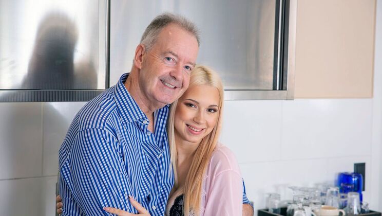 [Oldje] - Blonde Bombshell Roxy Risingstar Takes Big Cock - Boris - Roxy Risingstar