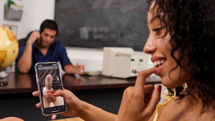 [RealityJunkies] - Black Guy Fucks White Sitter Alexis Tae - Alexis Tae