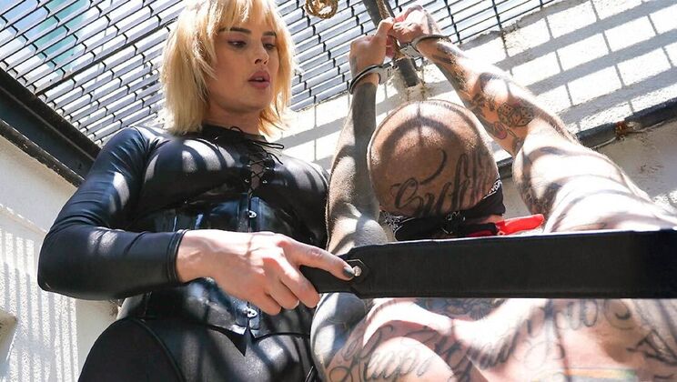 [Submissed] - Spandex BDSM in alley with spanking - Lucy Heart - Heavy